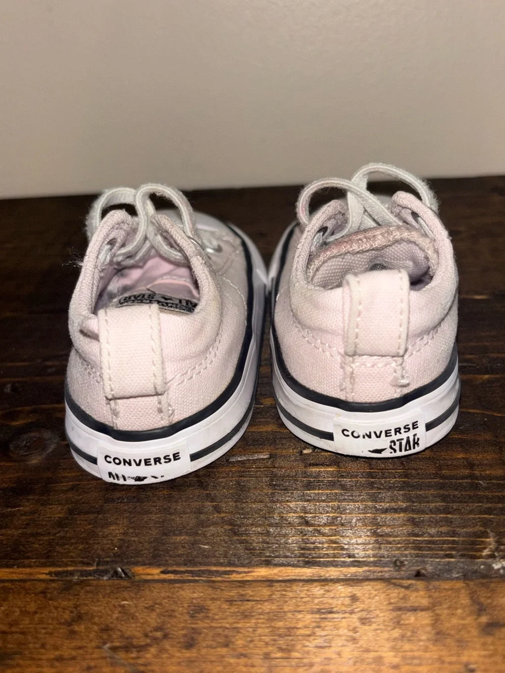 Converse Toddler Pink Low Top Sneakers size 5